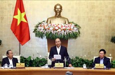Le PM Nguyen Xuan Phuc préside la réunion du gouvernement de novembre