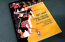 Une Italienne présente son livre sur la gastronomie vietnamienne