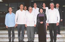 La vice-présidente Dang Thi Ngoc Thinh rencontre des dirigeants cubains