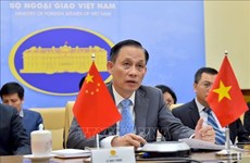 Le vice-ministre des AE Le Hoai Trung félicite la fête nationale chinoise