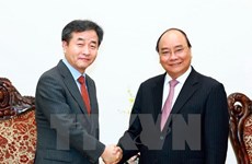 Le Premier ministre Nguyen Xuan Phuc reçoit le président Yonhap