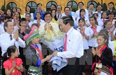 Le président Trân Dai Quang reçoit des enfants en situation difficile