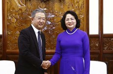 Des dirigeants vietnamiens reçoivent le PDG du groupe d’assurance AIA