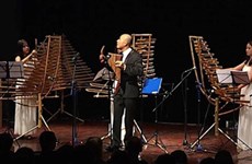 Belle association entre les instruments de musique en bambou et la musique classique occidentale