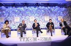 Forum économique mondial de Davos: le Vietnam souligne le développement du marché de services 
