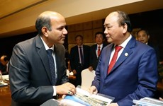 Le PM vietnamien reçoit les dirigeants des groupes indiens  Adani Green Limted et Suzlon