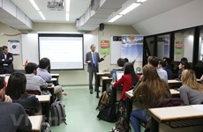 Présentation du Vietnam à des étudiants argentins