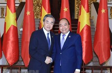 Le PM Nguyên Xuân Phuc reçoit le ministre chinois des Affaires étrangères Wang Yi