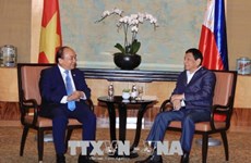Le PM Nguyen Xuan Phuc rencontre le président philippin Rodrigo Duterte
