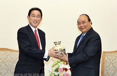 Une délégation du Parti libéral-démocrate du Japon en visite au Vietnam