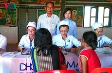 Les médecins vietnamiens dévoués aux cambodgiens