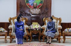 La vice-présidente Dang Thi Ngoc Thinh reçoit le président de l'Association d'amitié Laos-Vietnam