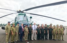 La Russie remet quatre hélicoptères au Laos
