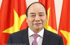 Le Premier ministre Nguyên Xuân Phuc en route pour le 26e Sommet de l’APEC
