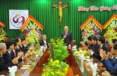 Des autorités formulent ses vœux de Noël aux catholiques à Ninh Binh, Nam Dinh et Bac Ninh 