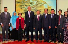 Le vice-PM singapourien Teo Chee Hean en visite à Thua Thien-Hue