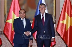 Entretien entre le Premier ministre Nguyen Xuan Phuc et son homologue tchèque