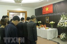 Le secrétaire général de l’ASEAN rend hommage à l’ancien président Le Duc Anh