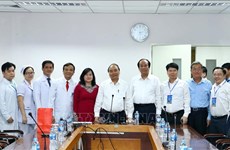 Le Premier ministre se rend à la Polyclinique de Dong Nai