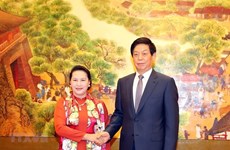 La présidente de l’AN du Vietnam s’entretient avec son homologue chinois