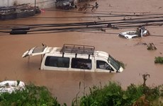 Les touristes vietnamiens secourus après les inondations au Népal
