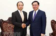 Le vice-PM Vuong Dinh Hue salue les décisions d'investissement d'AEON au Vietnam