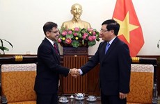 Le vice-PM Pham Binh Minh reçoit le nouvel ambassadeur d’Inde
