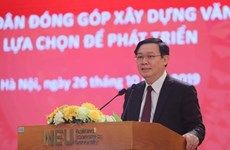 Le Vietnam doit trouver son propre chemin, dit le vice-PM Vuong Dinh Huê