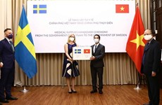 Le Vietnam présente des fournitures médicales à la Suède