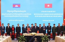Mise en vigueur des documents juridiques sur la démarcation et le bornage de la frontière Vietnam-Cambodge 