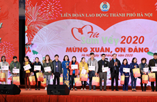 Têt traditionnel 2021: 5.500 cadeaux pour des travailleurs de Hanoi