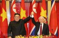 Le SG et président Nguyen Phu Trong félicite le SG du Parti du Travail de Corée Kim Jong-un