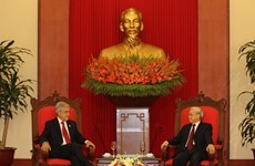Félicitations des 50 ans de l'établissement des relations diplomatiques Vietnam-Chili