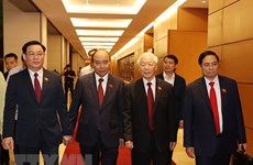 Félicitations aux dirigeants vietnamiens