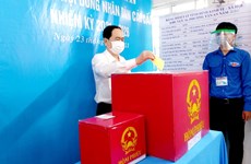 Le vice-président permanent l’AN Trân Thanh Mân aux urnes