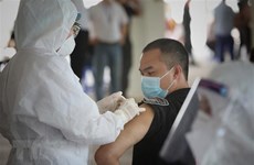 Le Vietnam recherche des sources d'approvisionnement en vaccins contre le COVID-19
