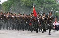 Le ministre Tô Lâm salue les contributions des forces de sécurité populaires