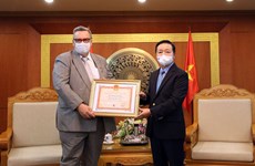 L'ambassadeur de Finlande au Vietnam à l’honneur