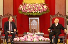 Le SG du Parti Nguyen Phu Trong reçoit l'ambassadeur russe au Vietnam