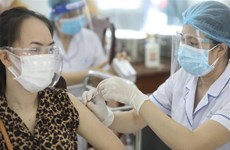 COVID-19 : Accélération des tests et de la vaccination à Hanoï et Ho Chi Minh-Ville