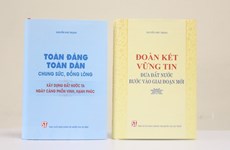  Séminaire sur deux livres du secrétaire général du PCV Nguyên Phu Trong