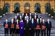 Le président Nguyên Xuân Phuc assigne des tâches aux ambassadeurs