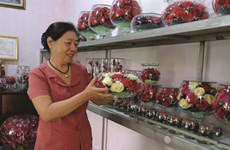 Productrice de fleurs stabilisées, elle monte sa start-up à l'âge de 50 ans