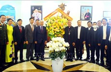 Le Front de la Patrie félicite le diocèse de Vinh à l’occasion de Noël