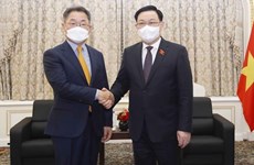 Vuong Dinh Huê reçoit les dirigeants des groupes sud-coréens