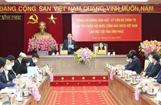 Le président de l’AN travaille dans la province de Vinh Phuc