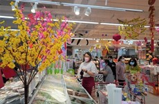Les enseignes du groupe Central Retail Vietnam séduisent les clients avec de nombreuses promotions