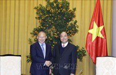 Le président Nguyen Xuan Phuc reçoit l'entraîneur Park Hang Seo