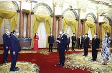 Le président Nguyên Xuân Phuc reçoit les ambassadeurs du Mexique et des États-Unis