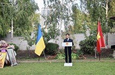 La communauté vietnamienne en Ukraine surveille calmement la situation